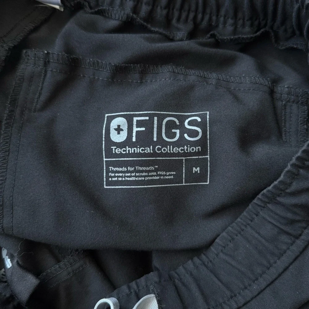 FIGS Black Tansen Jogger Scrub Regular Pants Size Medium - Picture 7 of 9
